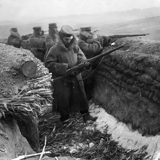 Japanese sharpshooters man the forward trenches outside Mukden. Soon, they would go over to the offensive.